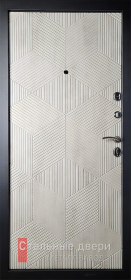 Входная серая дверь для дома №2 — вид изнутри